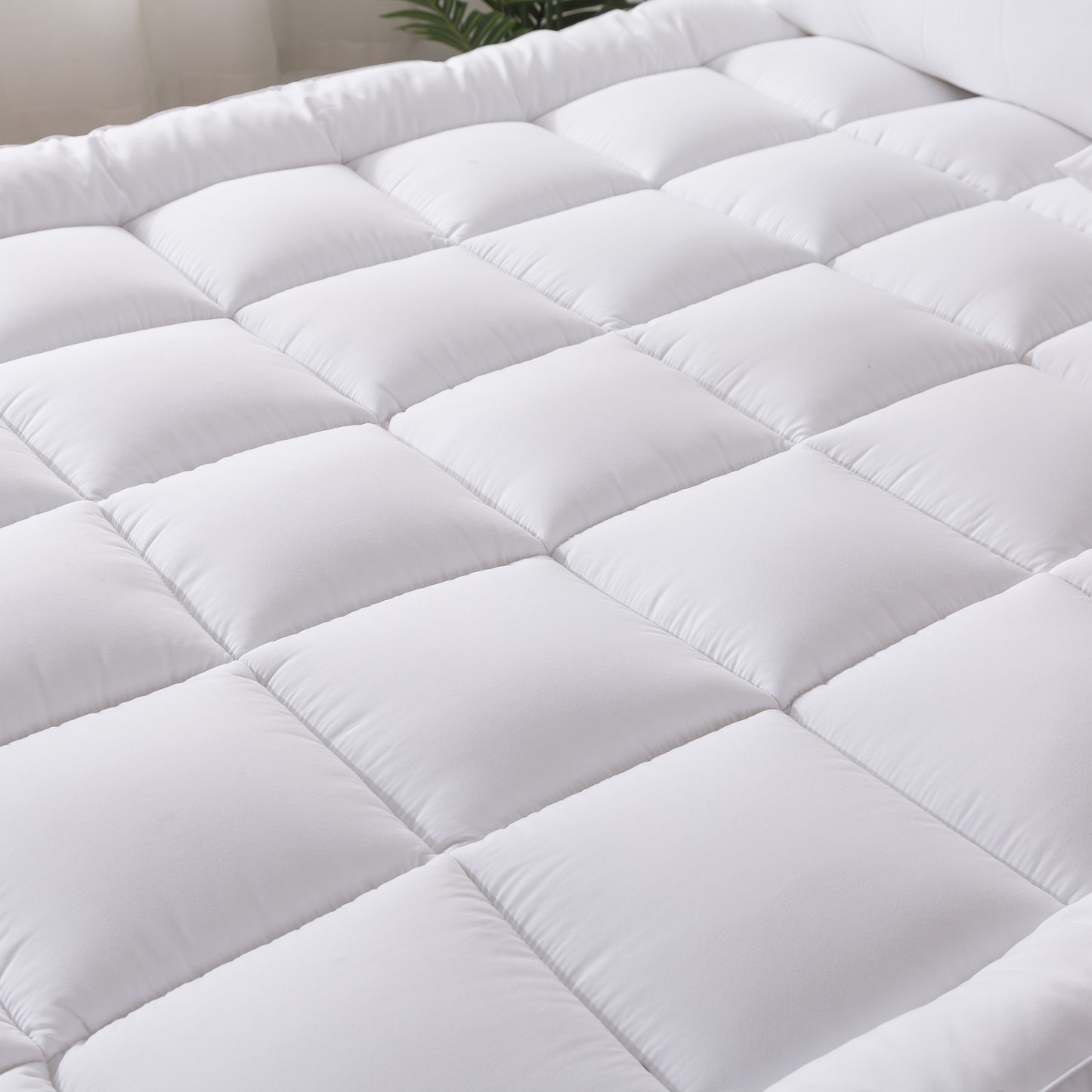 HIGH LIVING 4-Inch Mattress Topper – Hypoallergenic, Plush Polyester with Elastic Corners/Bedroom
