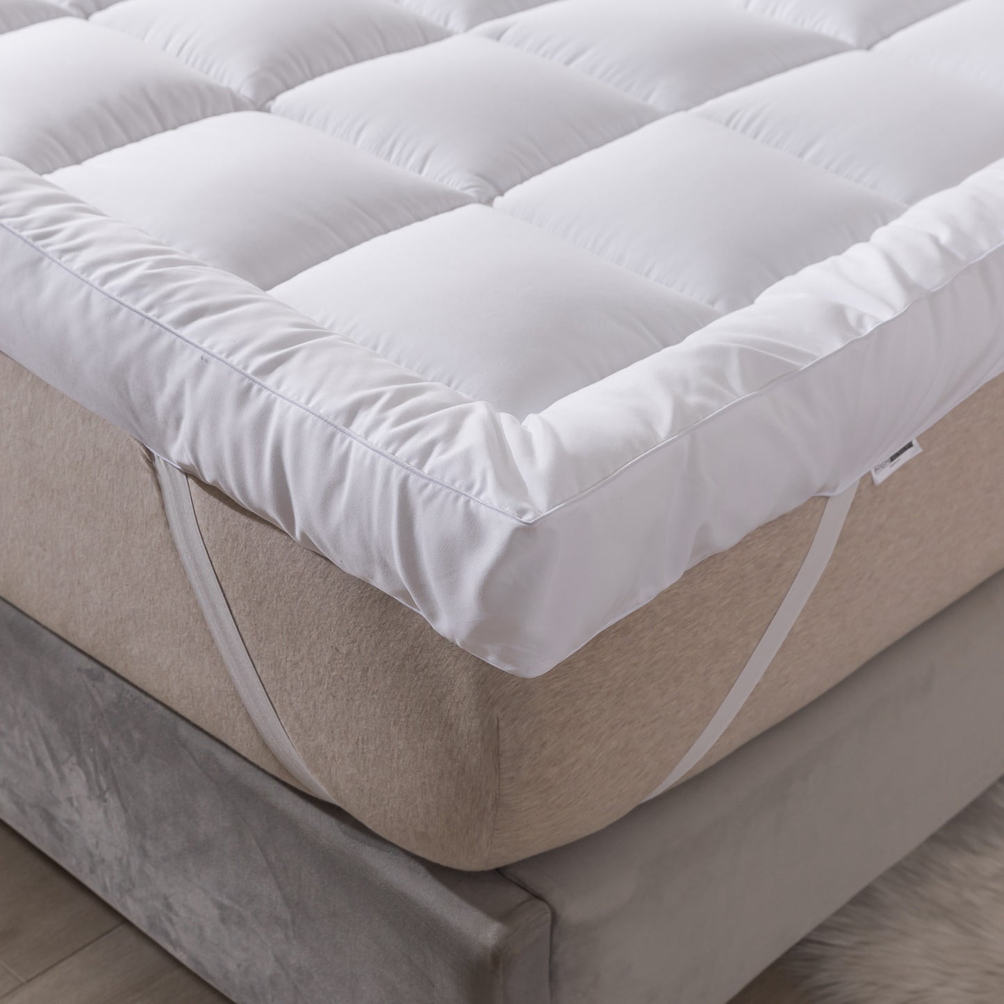 HIGH LIVING 4-Inch Mattress Topper – Hypoallergenic, Plush Polyester with Elastic Corners/Bedroom