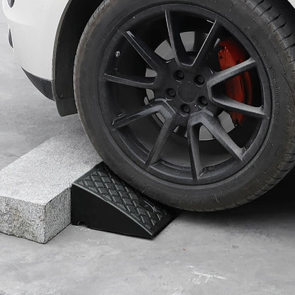 Car   2pcs Vehicle Ramp Threshold - Portable Black Rubber Curb for Cars & Wheelchairs, Ideal for Garage Entrances