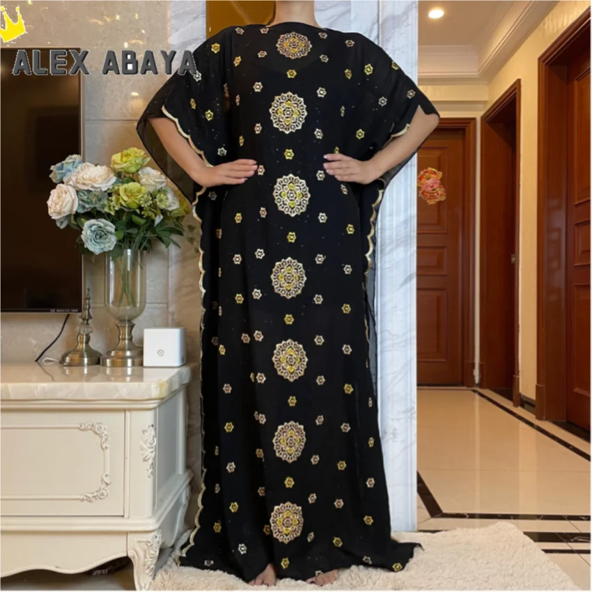 Muslim family   Free Shipping Muslim Abaya Dubai Turkey Muslim Hijab Dresses African Caftan  Party Elegant Islamic Embroidery Clothing AL034