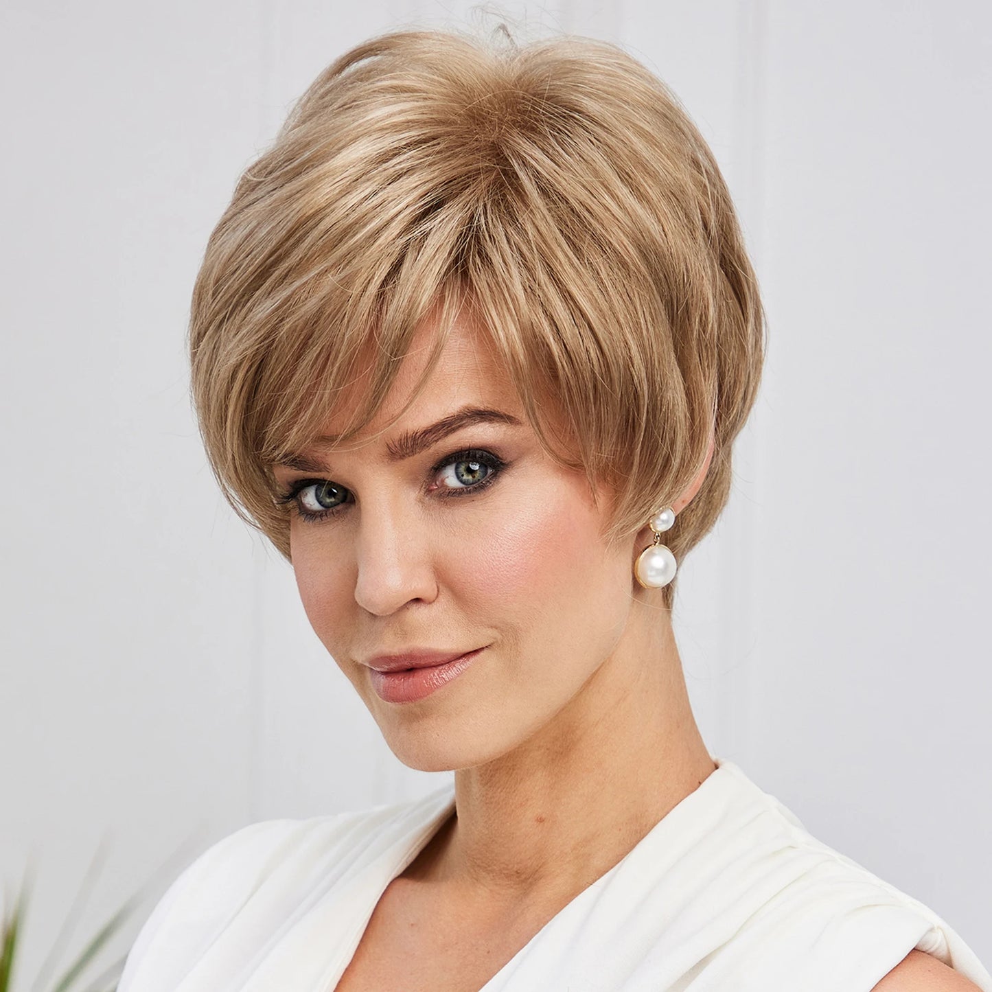 Crown & Glory Wigs Pixie Cut Short Bob Wigs with Bang Brown Blonde Layered Straight Kanekalon Synthetic Wig Human-hair Like Texture Natural Daily