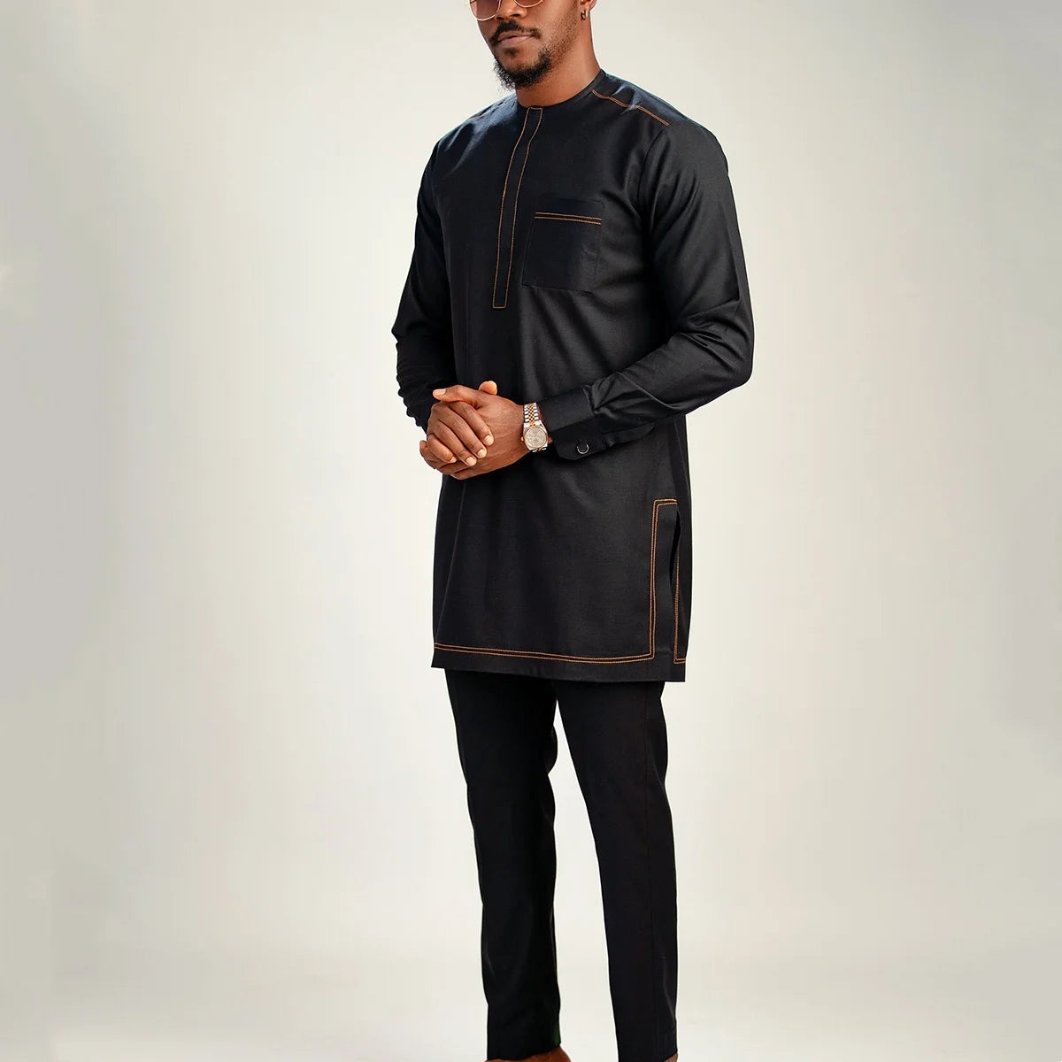 Muslim family   Luxury Men's wedding suit Nigerian Embroidery Agbada African Best Man dress Set Two-piece wedding top and trousers Ethnic style