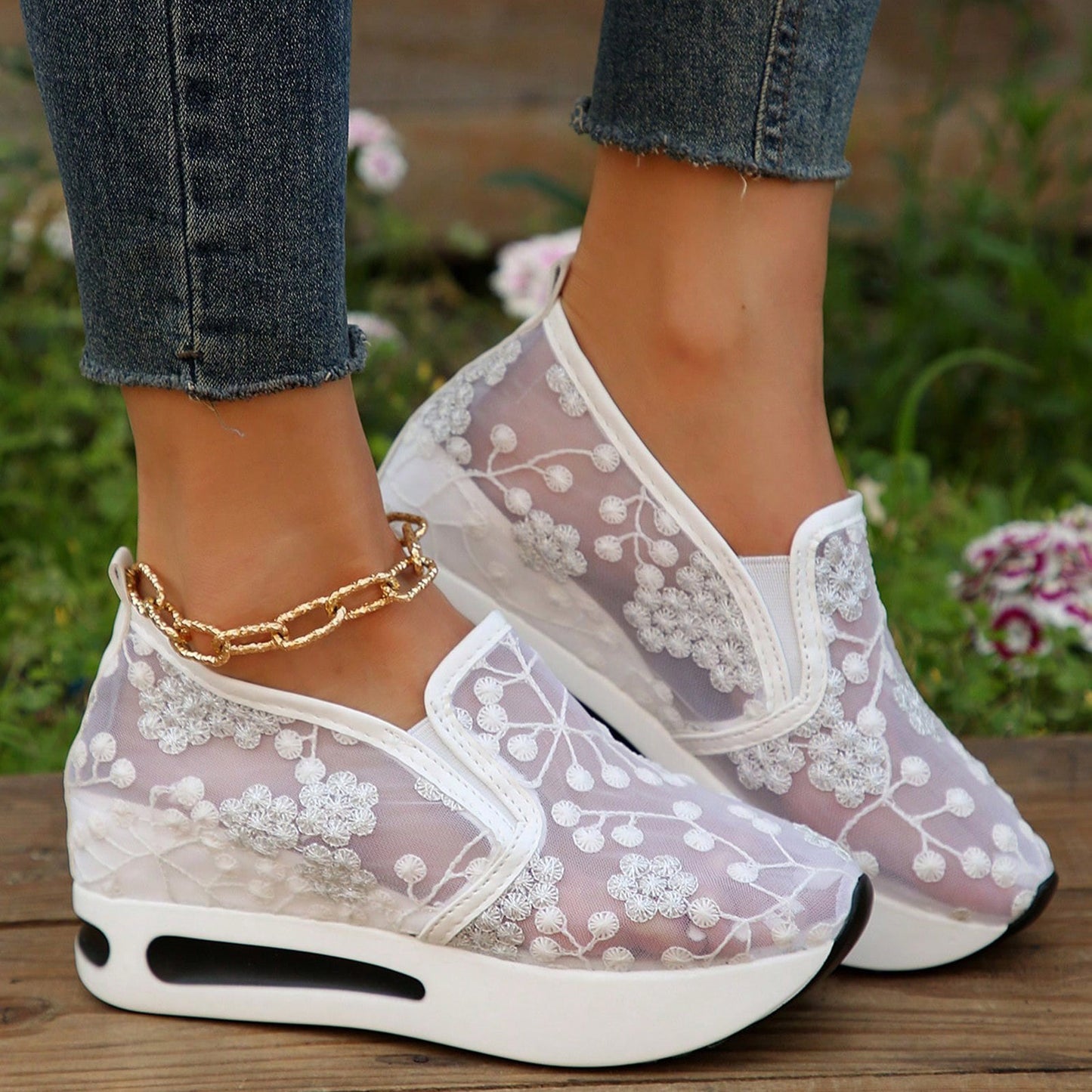 Woman shoes Ladies Breathable Lace Mesh Platform Shoes Woman Flower Embroidery Round Head Thick Bottom Shoes Female Sneakers Zapatos