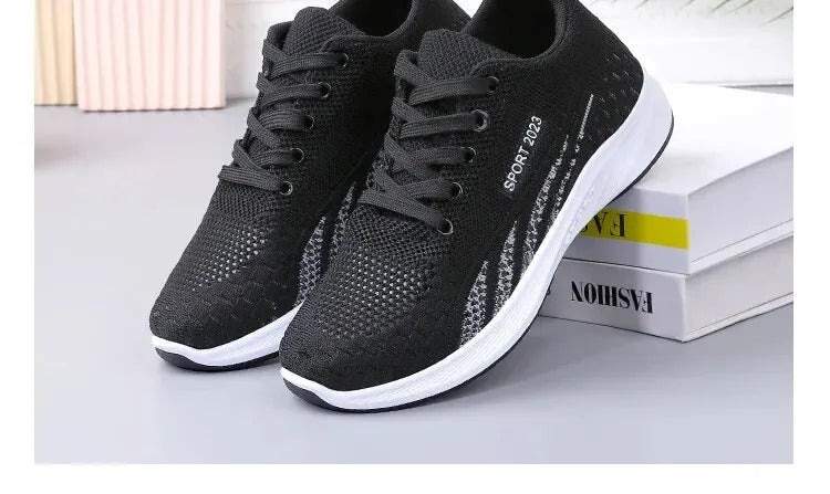 Woman shoes  Spring/Summer New Flat Bottom Mesh Sports Women's Casual Soft Sole Lightweight Running Shoe