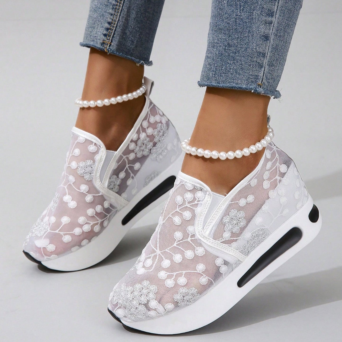 Woman shoes Ladies Breathable Lace Mesh Platform Shoes Woman Flower Embroidery Round Head Thick Bottom Shoes Female Sneakers Zapatos