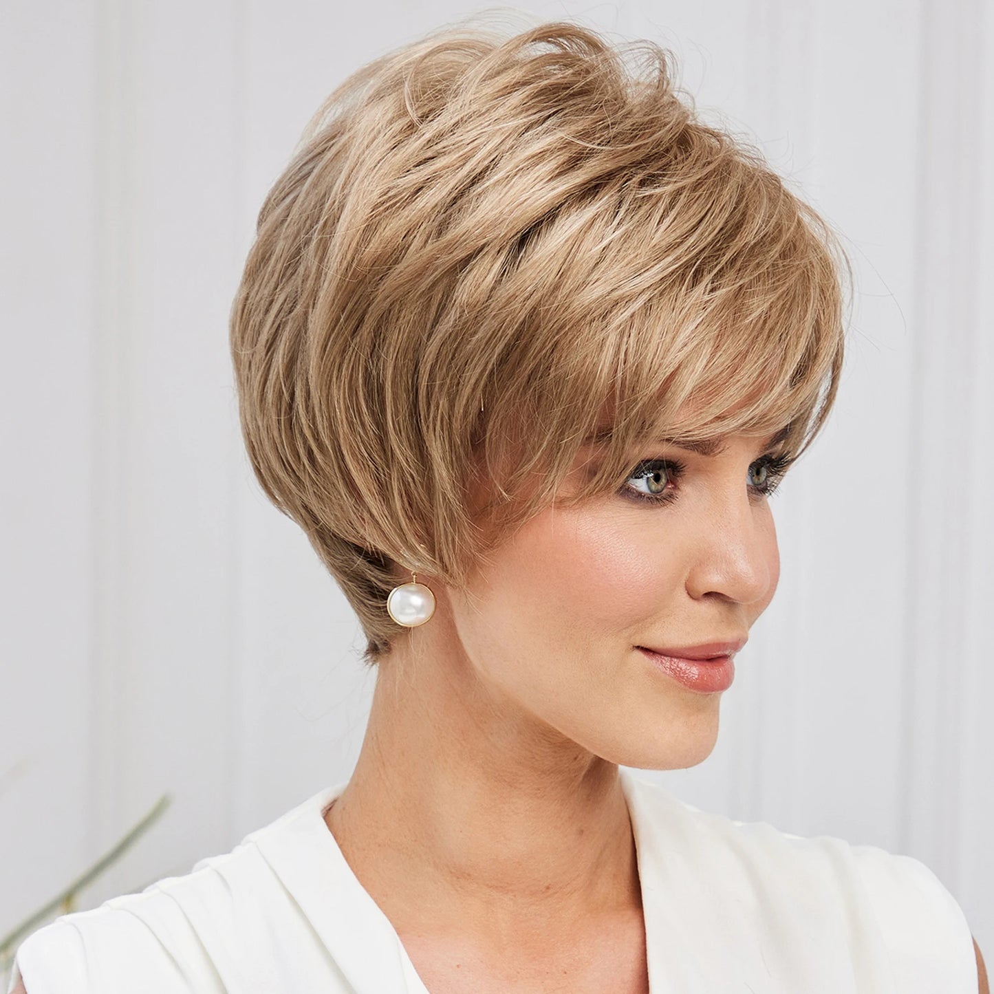 Crown & Glory Wigs Pixie Cut Short Bob Wigs with Bang Brown Blonde Layered Straight Kanekalon Synthetic Wig Human-hair Like Texture Natural Daily