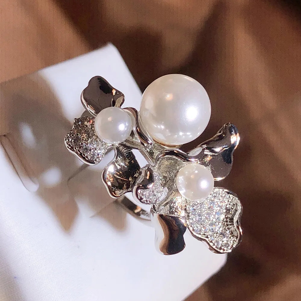 Jewellery   Exquisite Sparkly Flower Pearl Ring for Women Fashion Wedding Jewelry 925 Silver Color Party Jewelry Pearl Ring Engagement Ring