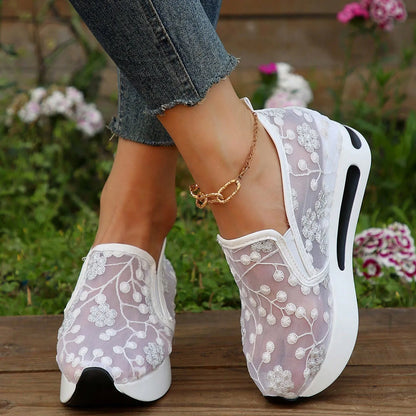 Woman shoes Ladies Breathable Lace Mesh Platform Shoes Woman Flower Embroidery Round Head Thick Bottom Shoes Female Sneakers Zapatos